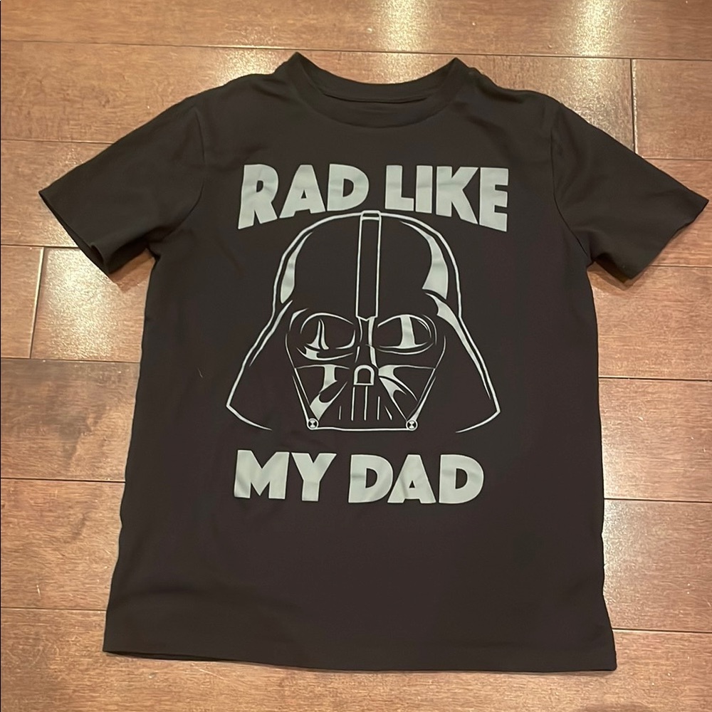 5/$25 Old Navy Black Short Sleeve Darth Vader tee